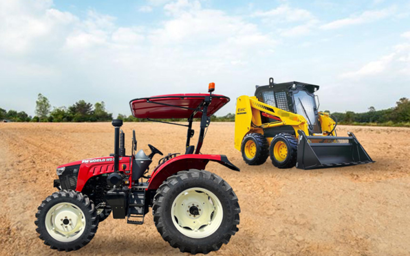  Un tracteur rouge et un chargeur jaune fonctionnant côte à côte dans un champ.